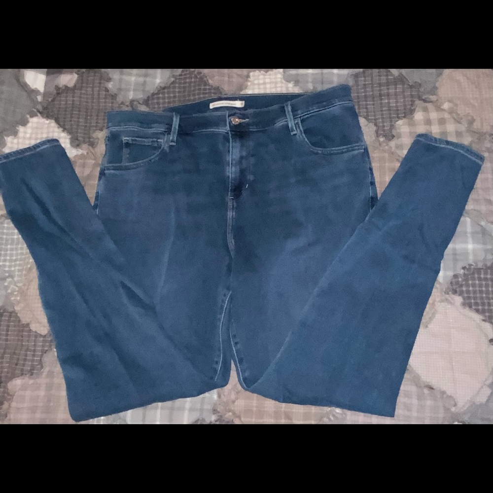 Levi 720 high rise super skinny jeans